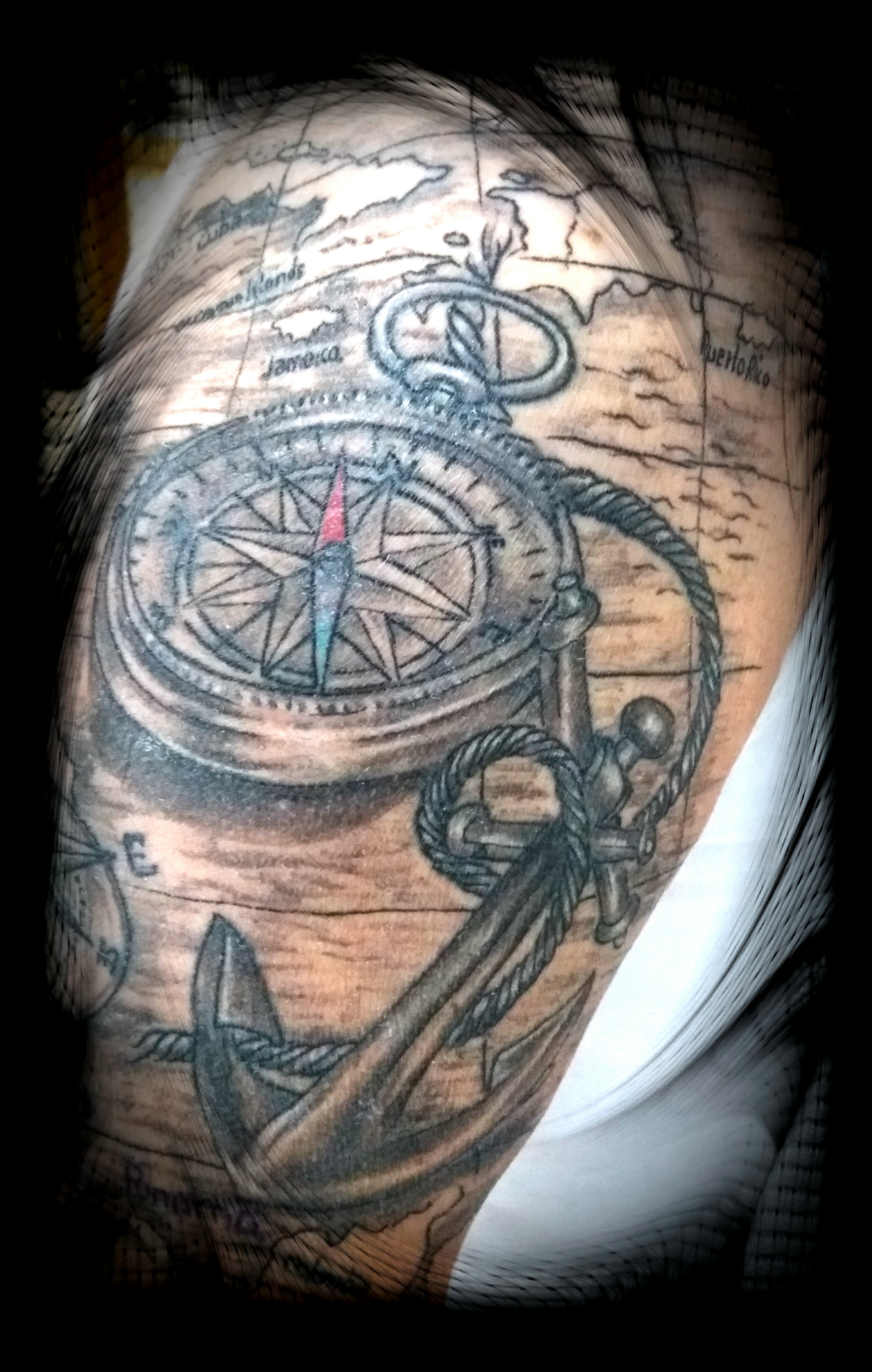 Anker Kompass Karibik Tattoo Oberarm Recklinghausen STUDIO 45